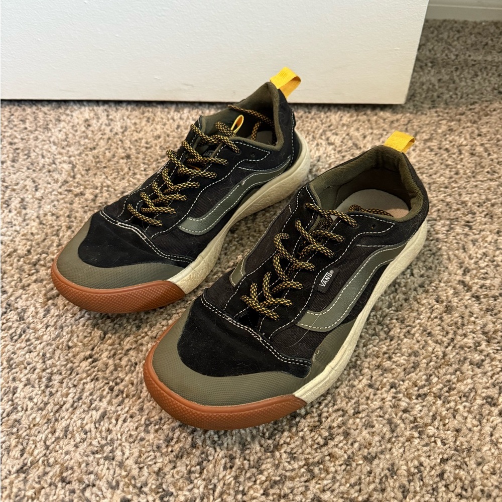 Vans Men's Black and Green Sneakers